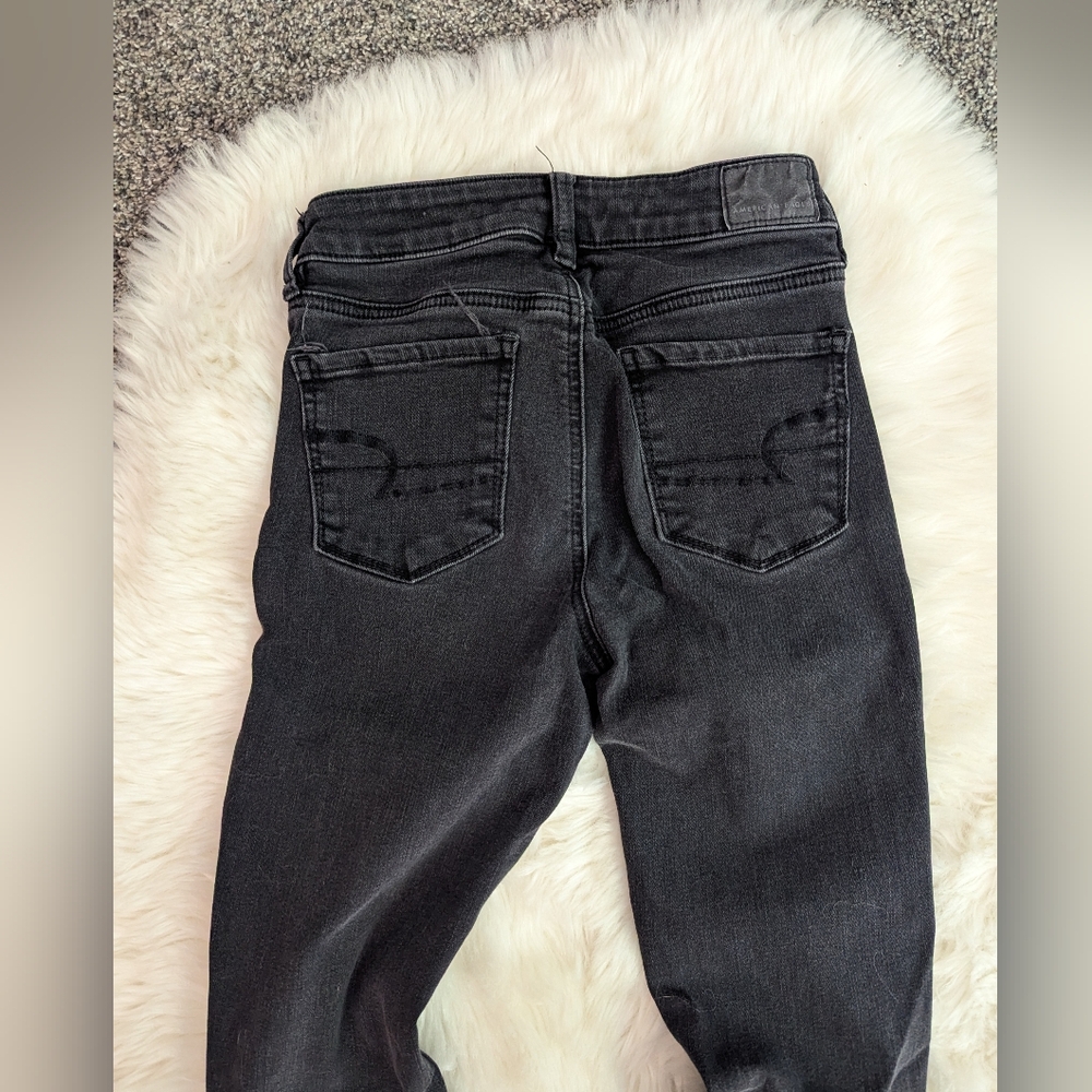 American Eagle Stretch Black Wash Denim Raw Hem Distressed Skinny Jeans - Picture 6 of 6